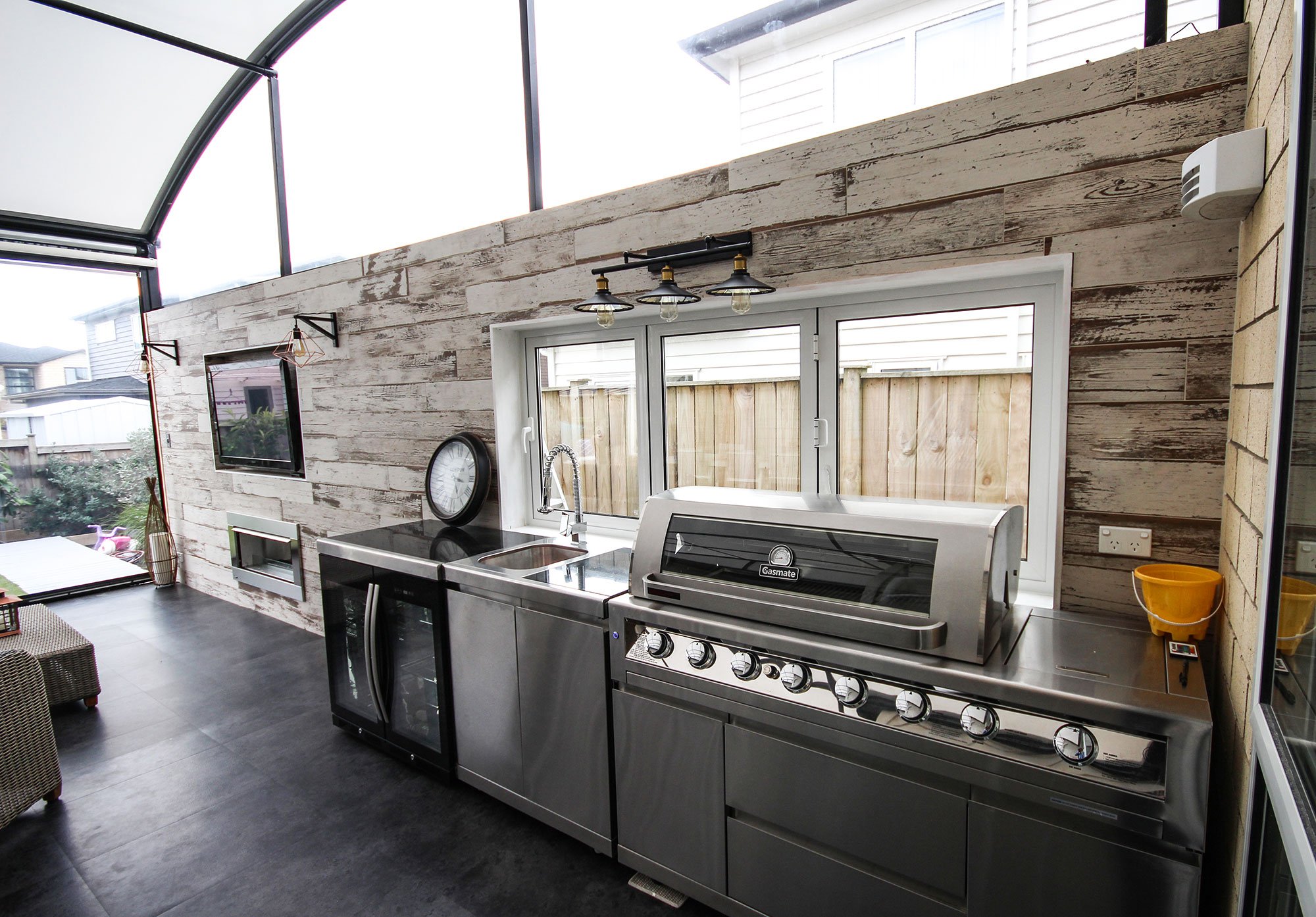 fresco-outdoor-kitchen-canopy-room
