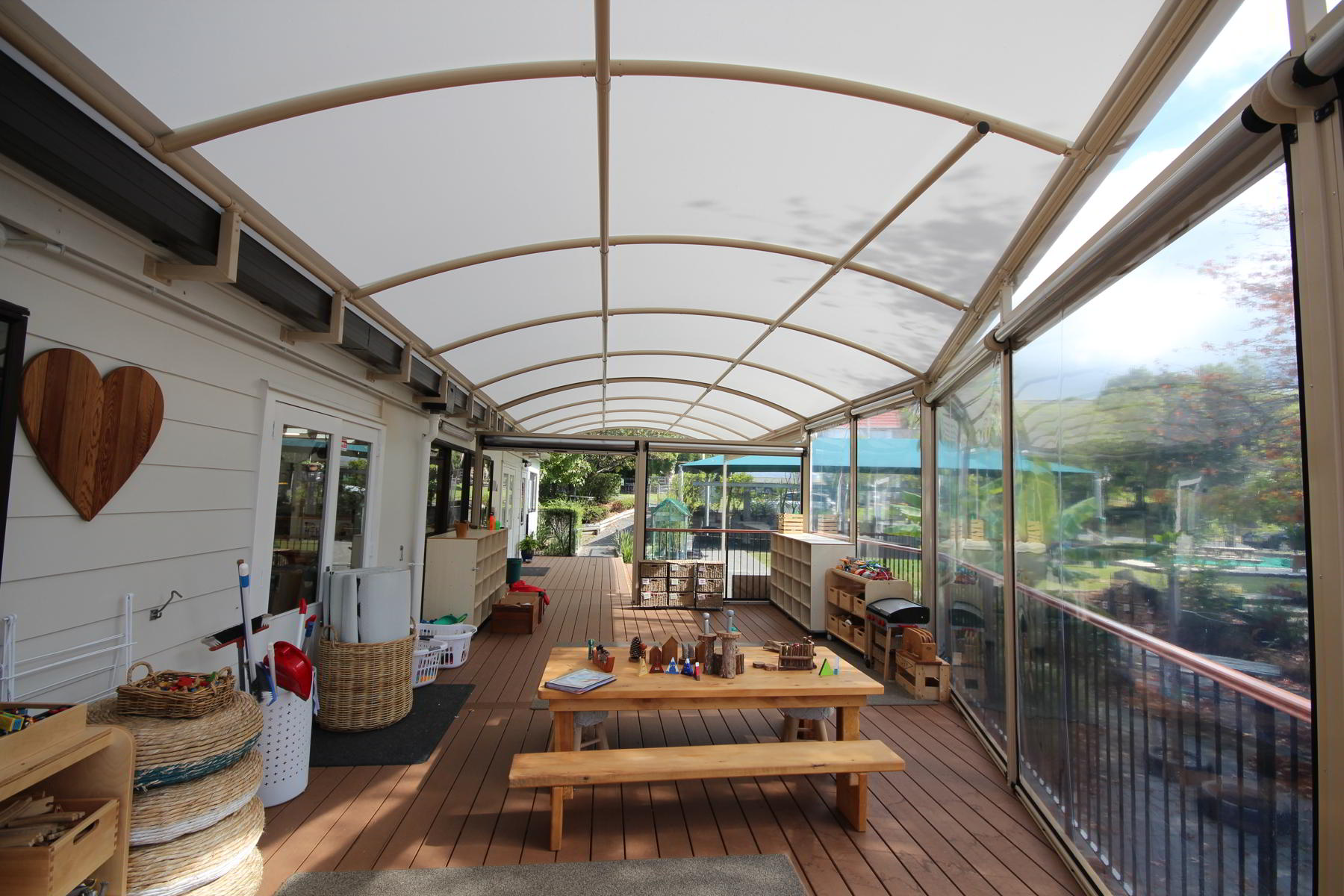 oaktree-kindergarten-canopy-fresco-shades