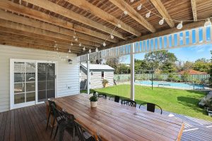 Outdoor string lighting